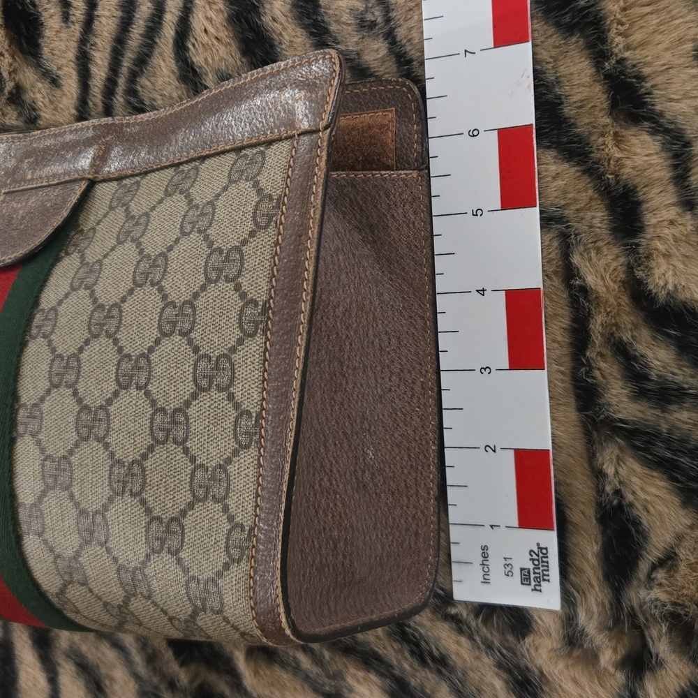Vintage Gucci Beige Monogram Clutch with Red and Green Accent Authentic - Picture 9 of 14